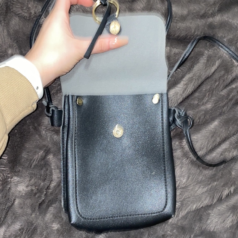🐛Small Faux leather crossbody purse! - Picture 3 of 7